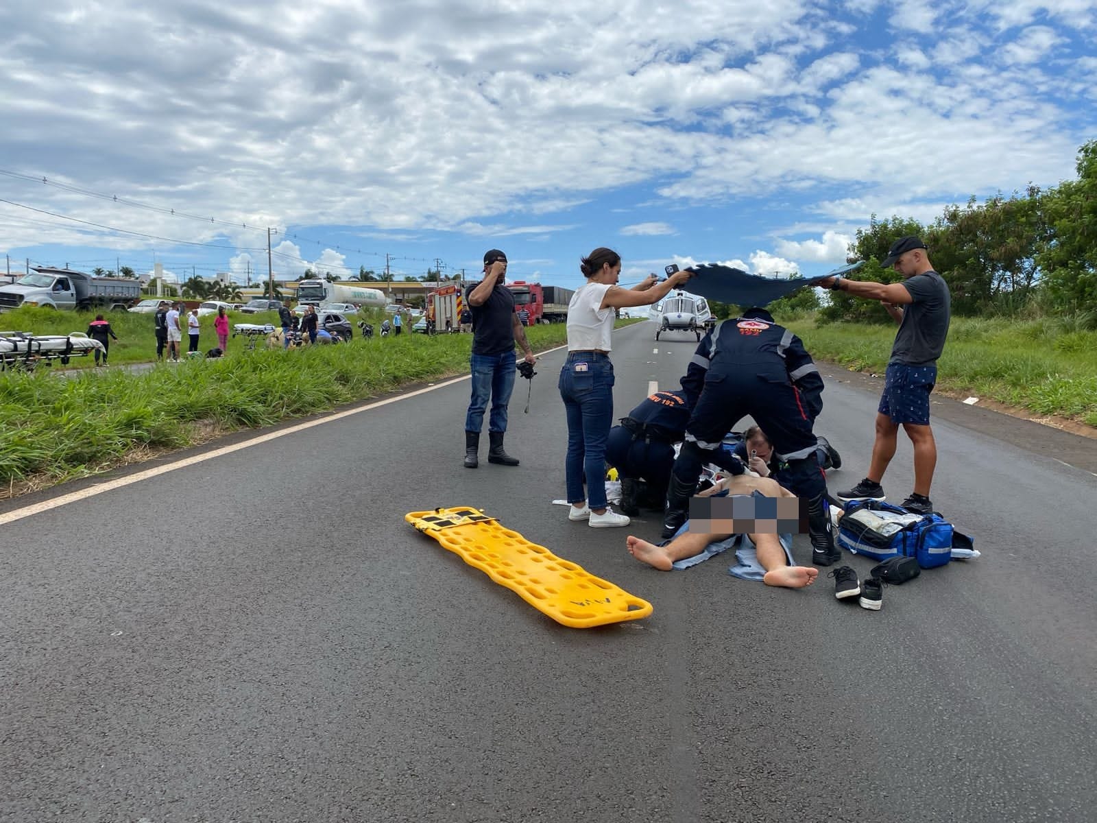 Acidente Envolvendo Duas Motos De Alta Cilindrada E Um Carro Deixa Dois