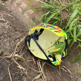 Fotos de Acidente envolvendo duas motos de alta cilindrada e um carro deixa dois jovens feridos