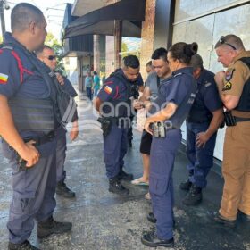 Fotos de Homem é socorrido em estado grave após ser atingido com 5 tiros em Maringá 