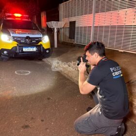 Fotos de Jovem de 19 anos é executado enquanto fumava narguilé em Sarandi, dois adolescentes foram baleados