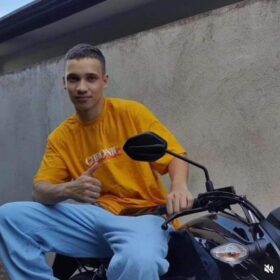 Fotos de Jovem morre após bater moto na traseira de carro em Maringá