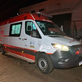 Fotos de Motociclista é intubado após bater em caminhão em Maringá