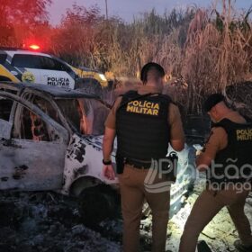 Fotos de Polícia investiga se carro encontrado incendiado foi usado em execução em Maringá