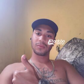 Fotos de Um dia após fazer aniversário jovem é executado na frente da esposa e da filha em Sarandi