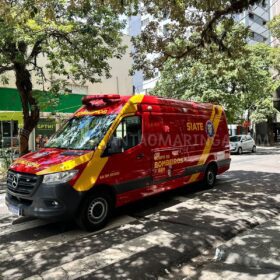 Fotos de Assaltante rouba celular de mulher após saída de missa na catedral de Maringá