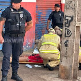 Fotos de Jovem é executado e duas pessoas são baleadas em ataque a oficina de motos em Sarandi