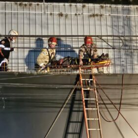 Fotos de Trabalhador de 72 anos, que sofreu uma descarga elétrica de 13 mil volts em Maringá, morre no hospital