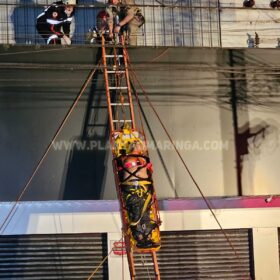 Fotos de Trabalhador de 72 anos, que sofreu uma descarga elétrica de 13 mil volts em Maringá, morre no hospital