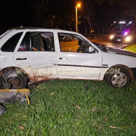 Fotos de Homem morre após bater carro contra árvore em Maringá