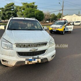 Fotos de Jovem é socorrido só de cueca e afirma que foi sequestrado e teve a caminhonete roubada em Maringá