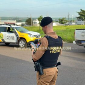 Fotos de Jovem é socorrido só de cueca e afirma que foi sequestrado e teve a caminhonete roubada em Maringá