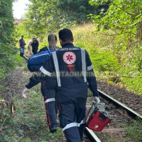 Fotos de Mulher é encontrada morta na linha férrea em Sarandi.