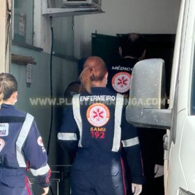 Fotos de Três pessoas foram baleadas após um ataque a tiros em uma borracharia em Sarandi