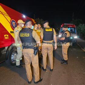 Fotos de Homem confunde policiais com integrantes de grupo rival e acaba baleado após apontar arma para Rotam, em Sarandi