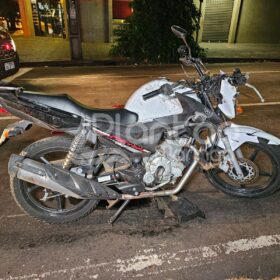 Fotos de Dois jovens são intubados após colisão entre motos em Maringá