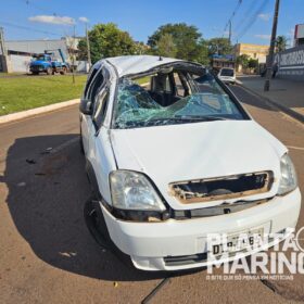 Fotos de Vídeo mostra carro capotando diversas vezes após colisão em Maringá