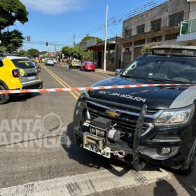 Fotos de Vídeo mostra motociclista sendo baleado enquanto andava de moto; durante o atendimento uma viatura da Polícia Militar capotou