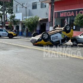 Fotos de Vídeo mostra motociclista sendo baleado enquanto andava de moto; durante o atendimento uma viatura da Polícia Militar capotou