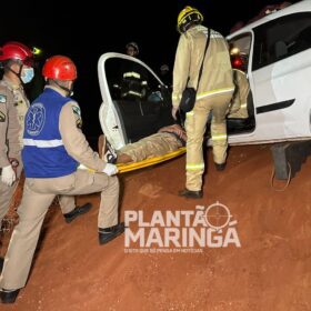 Fotos de Motorista perde controle da direção, carro cai em ribanceira em Maringá 