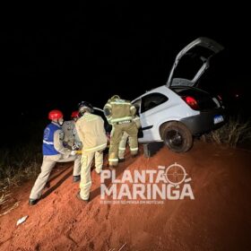 Fotos de Motorista perde controle da direção, carro cai em ribanceira em Maringá 