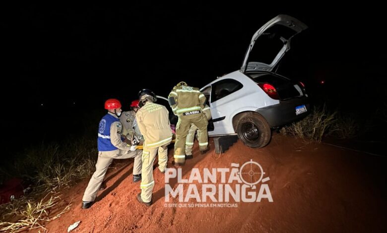 Fotos de Motorista perde controle da direção, carro cai em ribanceira em Maringá 