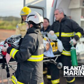 Fotos de Uma pessoa morreu e outra ficou gravemente ferida após um acidente entre dois caminhões entre Maringá e Iguaraçu