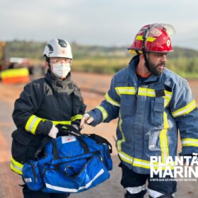 Fotos de Uma pessoa morreu e outra ficou gravemente ferida após um acidente entre dois caminhões entre Maringá e Iguaraçu