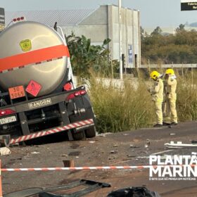 Fotos de Identificado homem que morreu no acidente envolvendo dois caminhões entre Maringá e Iguaraçu 