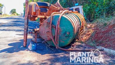 Fotos de Ajudante fica preso as ferragens após caminhão tombar na PR-218