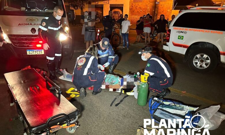 Fotos de Mulher é socorrida em estado grave após ser atropelada por carro enquanto estava deitada no meio da rua em Sarandi