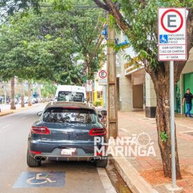 Fotos de Porsche avaliado em R$ 500 mil é guinchado no centro de Maringá