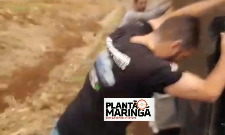 Fotos de Carretinha é tombada pelo vento forte na rodovia entre Ivatuba e Maringá