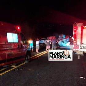 Fotos de Casal morre carbonizado após grave acidente envolvendo dois carros e ônibus na região de Maringá 