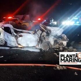 Fotos de Casal morre carbonizado após grave acidente envolvendo dois carros e ônibus na região de Maringá 