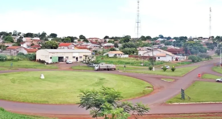 Fotos de Cidadezinha do Paraná com 6,5 mil habitantes abre concursos com salário de até R$ 10,3 mil