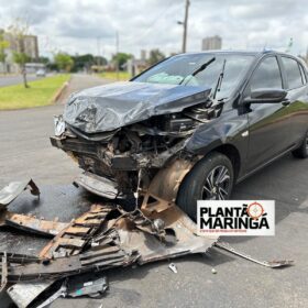 Fotos de Colisão em Maringá deixa casal ferido após veículo invadir preferencial