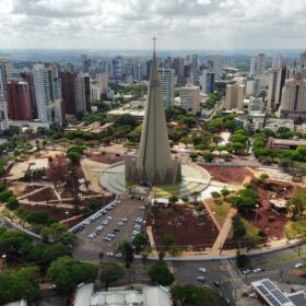 Fotos de Com R$ 48 milhões investidos, obra do Eixo Monumental de Maringá atinge 32%