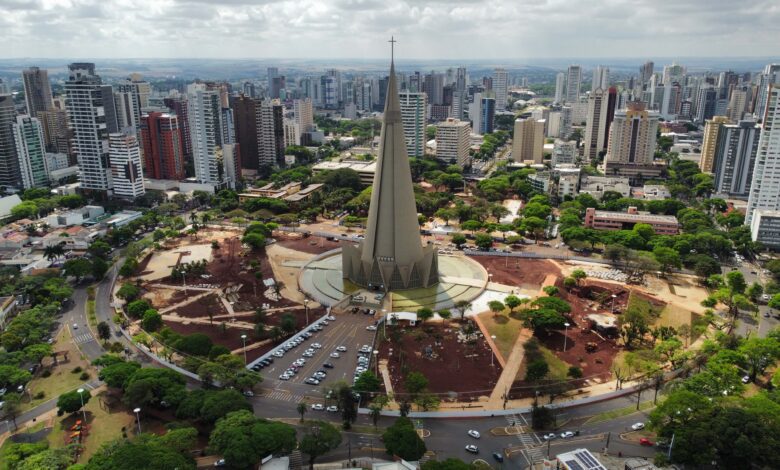 Fotos de Com R$ 48 milhões investidos, obra do Eixo Monumental de Maringá atinge 32%