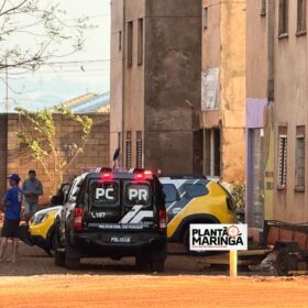 Fotos de Filha de 11 anos acorda para ir à escola e encontra mãe morta com sinais de violência