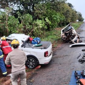 Fotos de Homem em veículo com placas de Sarandi morre após grave acidente na BR-376