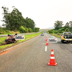 Fotos de Jovem morre após ser ejetado de carro em capotamento na PR-323