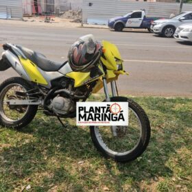 Fotos de Motociclista sofre ferimentos graves após bater na traseira de carro em Maringá; veja o vídeo 