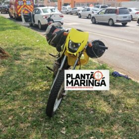 Fotos de Motociclista sofre ferimentos graves após bater na traseira de carro em Maringá; veja o vídeo 