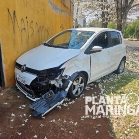 Fotos de Motorista avança preferencial e provoca grave acidente em Maringá, o acidente foi registrado por uma câmera de segurança