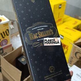 Fotos de Policia Militar fecha fábrica que falsificava Whiskey e vodka em Maringá  