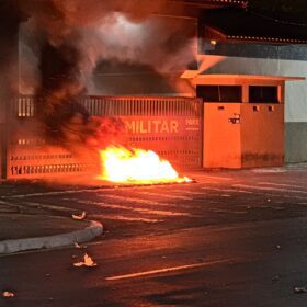 Fotos de Policia realiza exercício simulado de enfrentamento ao "novo cangaço" em Maringá