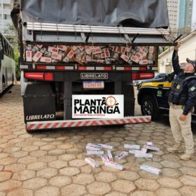 Fotos de PRF apreende bitrem com cigarros contrabandeados em Maringá