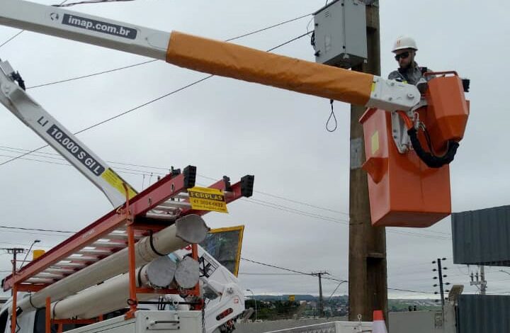 Fotos de Rajadas de vento deixam 10 mil imóveis sem energia em Maringá