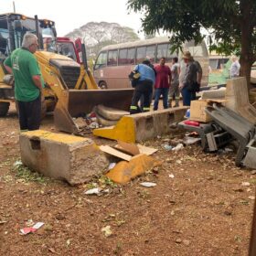 Fotos de Trabalhador fica ferido em acidente na Secretaria Municipal de Serviços Públicos