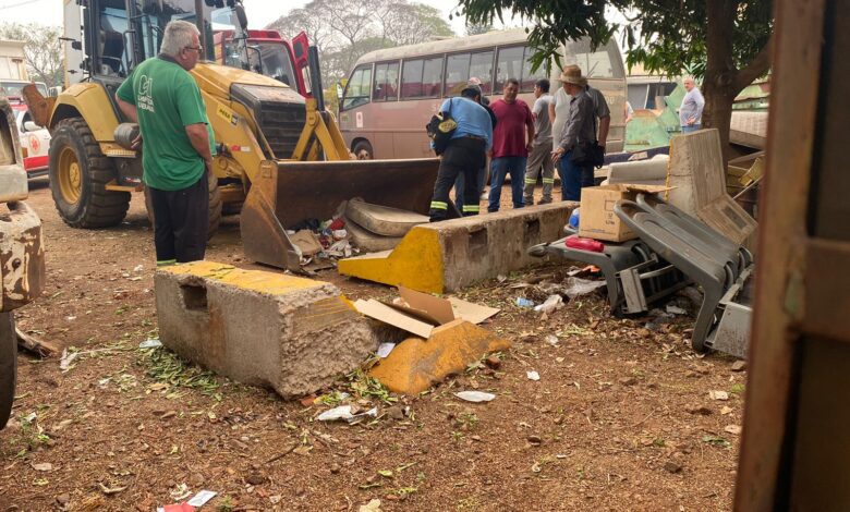 Fotos de Trabalhador fica ferido em acidente na Secretaria Municipal de Serviços Públicos